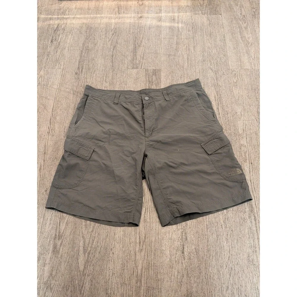 The North Face Mens 38 Green Cargo Trail Shorts Hiking